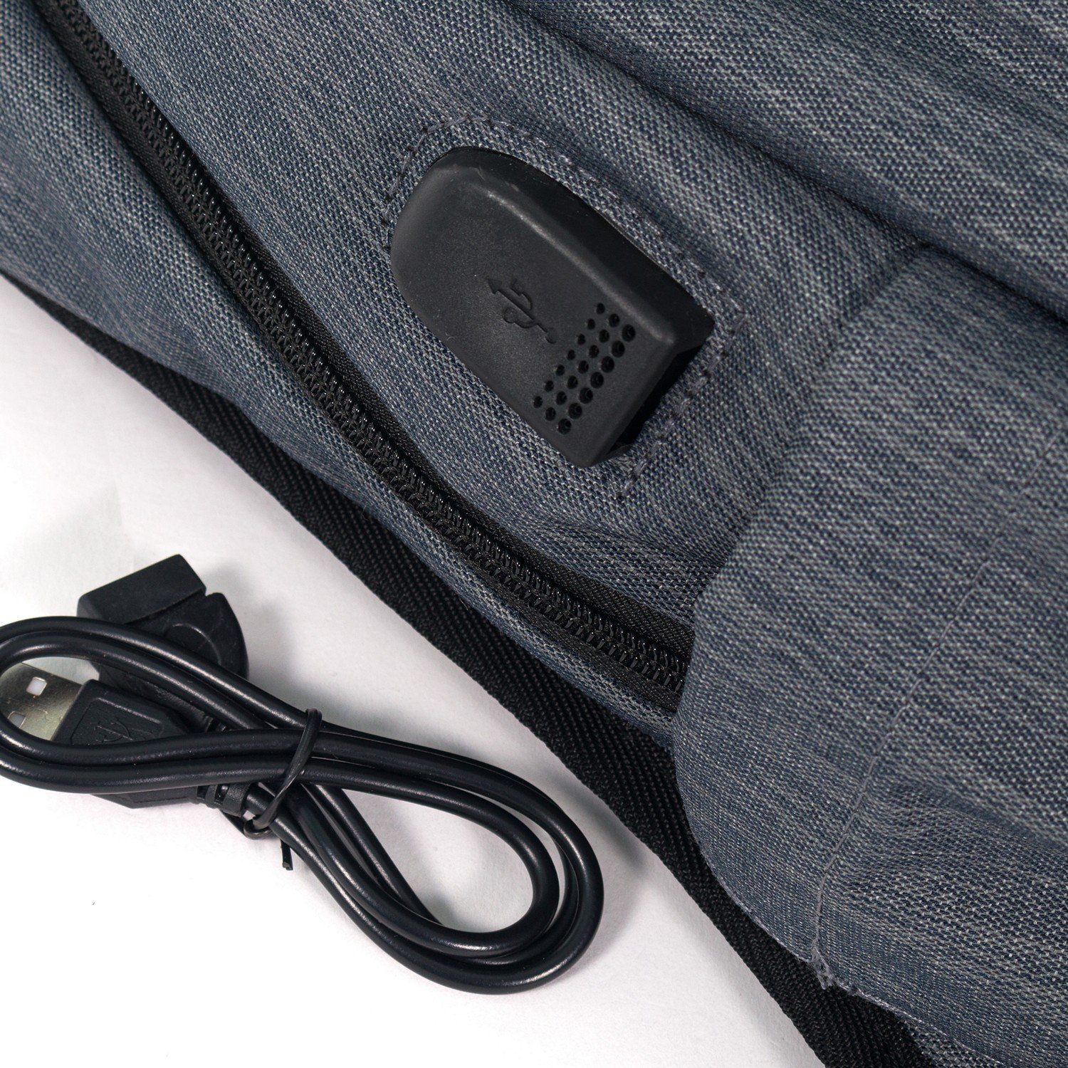 Рюкзак женский городской, серый однотонный, с широкими лямками, USB и светоотражающими вставками, об