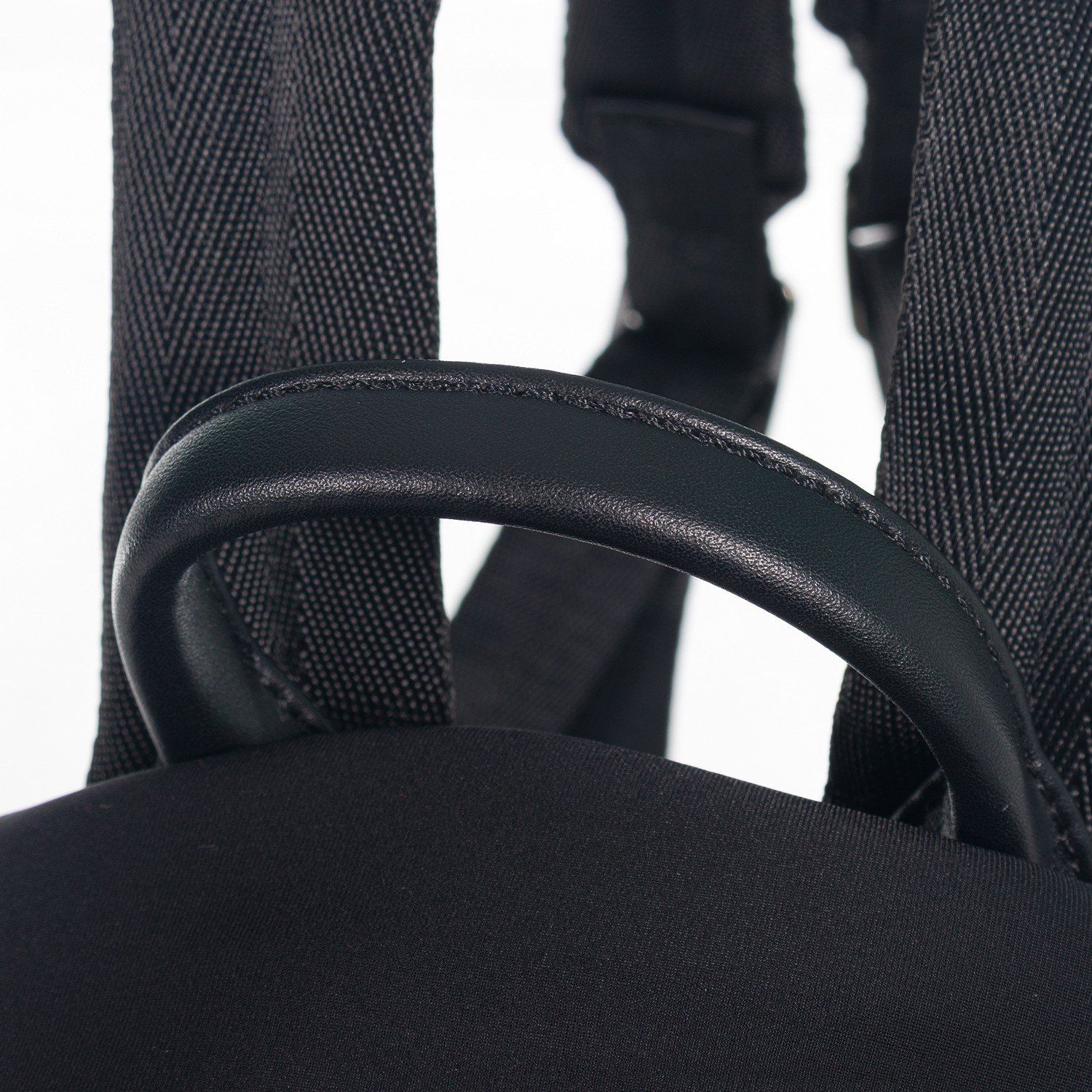 Рюкзак мужской городской, черный, с широкими лямками, объем 20 л