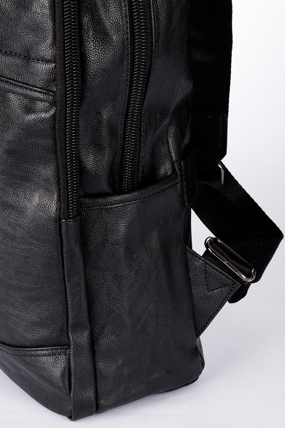 Рюкзак мужской / женский городской из искусственной кожи, черный, со стандартными лямками, объем 16л